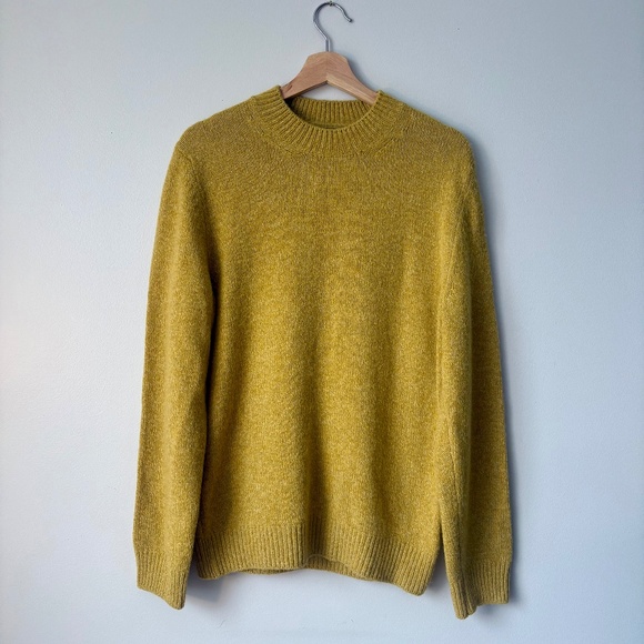Massimo Dutti Sweaters - Massimo Dutti golden yellow fine Italian yarn sweater-Size M